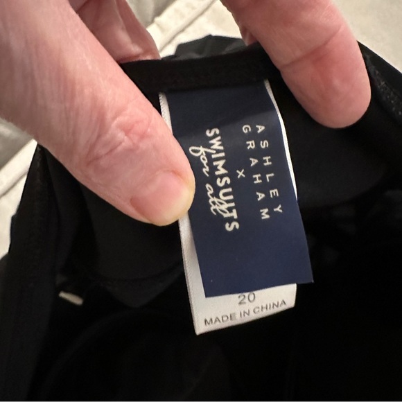 Ashley Graham x Swimsuits for All Black Lattice Sides Underwire One Piece Sz 20 - Picture 4 of 15